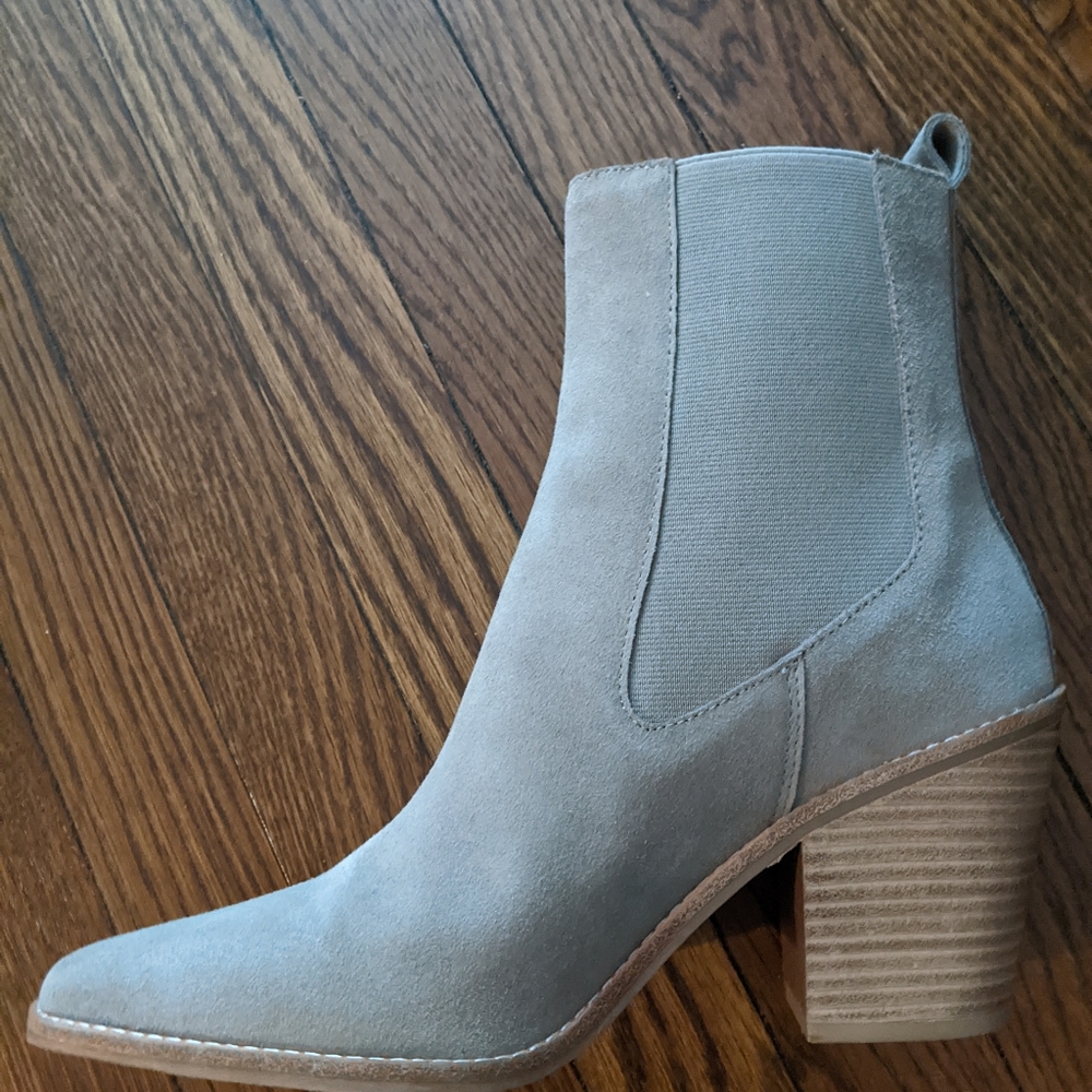 🆕 NWT NIB Treasure & Bond Emerson style grey suede Chelsea cowboy boots
